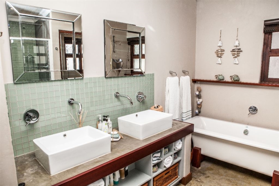 3 Bedroom Property for Sale in The Coves North West